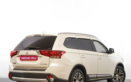 Mitsubishi Outlander III рестайлинг 3, 2017 год, 1 759 000 рублей, 3 фотография