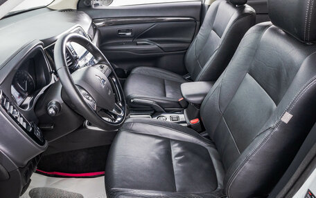 Mitsubishi Outlander III рестайлинг 3, 2017 год, 1 759 000 рублей, 10 фотография