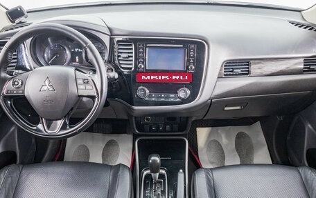 Mitsubishi Outlander III рестайлинг 3, 2017 год, 1 759 000 рублей, 9 фотография