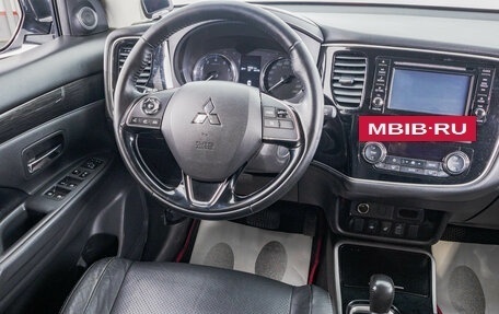 Mitsubishi Outlander III рестайлинг 3, 2017 год, 1 759 000 рублей, 17 фотография