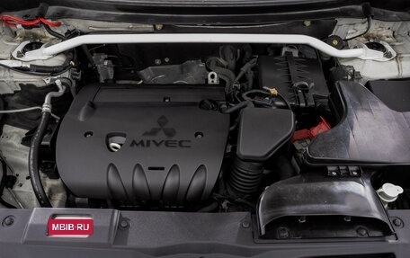 Mitsubishi Outlander III рестайлинг 3, 2017 год, 1 759 000 рублей, 6 фотография