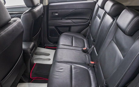 Mitsubishi Outlander III рестайлинг 3, 2017 год, 1 759 000 рублей, 25 фотография