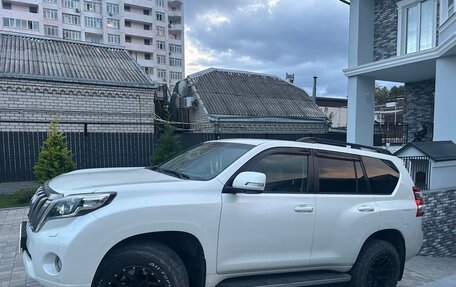 Toyota Land Cruiser Prado 150 рестайлинг 2, 2016 год, 4 500 000 рублей, 3 фотография
