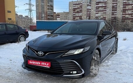 Toyota Camry, 2023 год, 3 499 999 рублей, 2 фотография