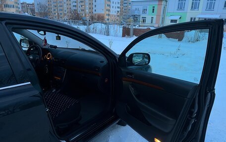 Toyota Avensis III рестайлинг, 2006 год, 850 000 рублей, 19 фотография