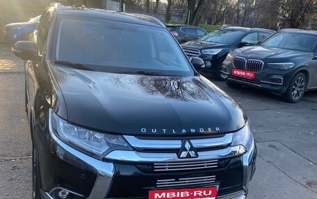 Mitsubishi Outlander III рестайлинг 3, 2018 год, 2 450 000 рублей, 1 фотография