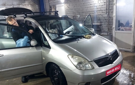 Toyota Corolla Verso I, 2002 год, 550 000 рублей, 1 фотография