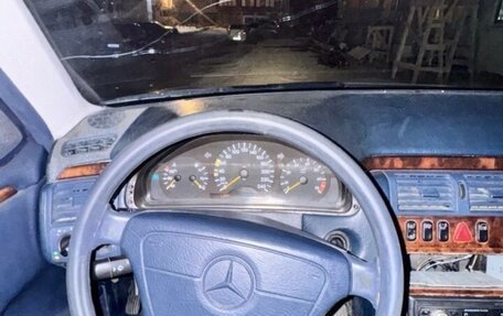 Mercedes-Benz E-Класс, 1999 год, 210 000 рублей, 4 фотография