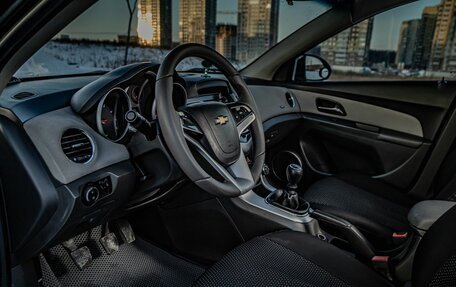 Chevrolet Cruze II, 2010 год, 677 000 рублей, 10 фотография