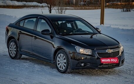 Chevrolet Cruze II, 2010 год, 677 000 рублей, 2 фотография