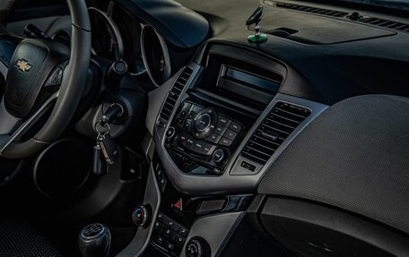 Chevrolet Cruze II, 2010 год, 677 000 рублей, 19 фотография