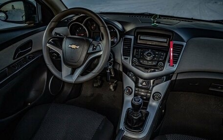 Chevrolet Cruze II, 2010 год, 677 000 рублей, 17 фотография