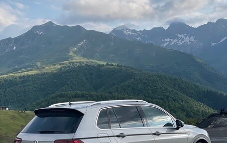 Volkswagen Tiguan II, 2019 год, 3 399 000 рублей, 3 фотография