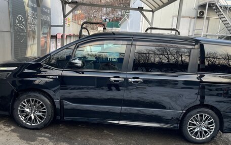 Toyota Voxy III, 2018 год, 2 650 000 рублей, 3 фотография