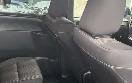 Toyota Voxy III, 2018 год, 2 650 000 рублей, 15 фотография