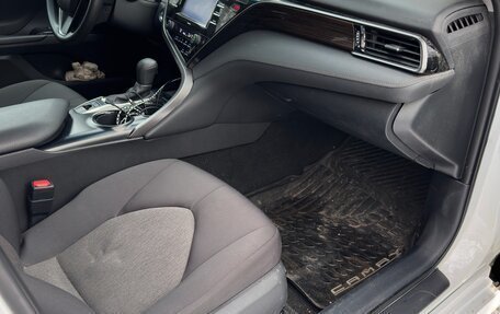 Toyota Camry, 2020 год, 2 700 000 рублей, 16 фотография