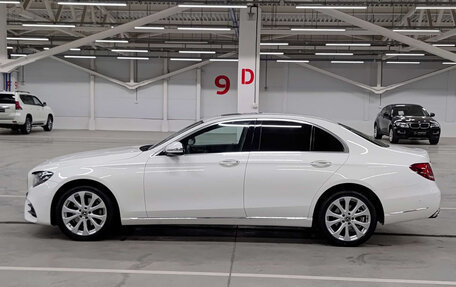 Mercedes-Benz E-Класс, 2020 год, 3 180 000 рублей, 10 фотография