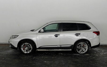 Mitsubishi Outlander III рестайлинг 3, 2015 год, 1 630 000 рублей, 7 фотография