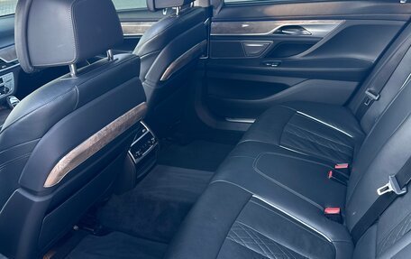 BMW 7 серия, 2019 год, 5 600 000 рублей, 14 фотография