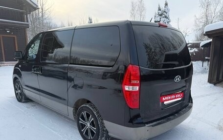 Hyundai H-1 II рестайлинг, 2016 год, 2 000 050 рублей, 4 фотография