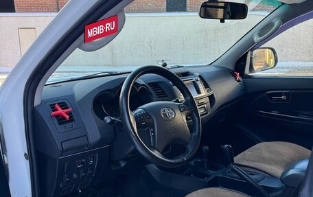 Toyota Hilux VII, 2015 год, 2 800 000 рублей, 8 фотография