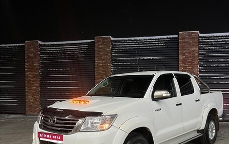 Toyota Hilux VII, 2015 год, 2 800 000 рублей, 3 фотография