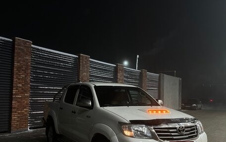 Toyota Hilux VII, 2015 год, 2 800 000 рублей, 2 фотография