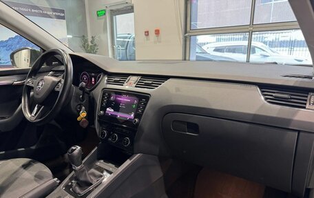 Skoda Octavia, 2019 год, 1 900 000 рублей, 13 фотография