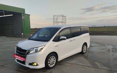 Toyota Esquire I, 2014 год, 1 999 999 рублей, 4 фотография