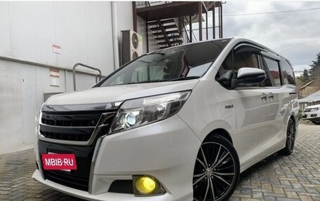 Toyota Esquire I, 2014 год, 1 999 999 рублей, 16 фотография