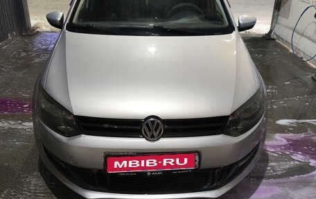 Volkswagen Polo VI (EU Market), 2011 год, 700 000 рублей, 1 фотография