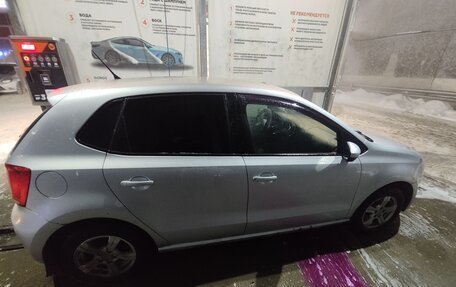 Volkswagen Polo VI (EU Market), 2011 год, 700 000 рублей, 4 фотография