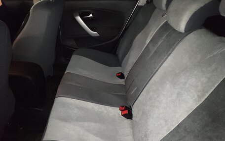 Volkswagen Polo VI (EU Market), 2011 год, 700 000 рублей, 30 фотография