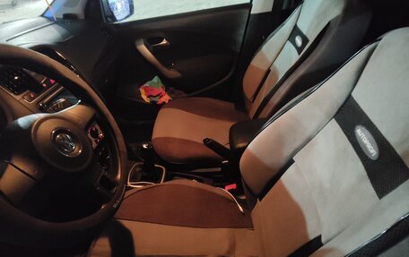 Volkswagen Polo VI (EU Market), 2011 год, 700 000 рублей, 28 фотография