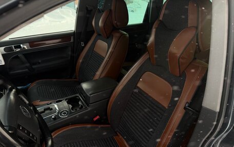 Volkswagen Touareg III, 2005 год, 1 010 000 рублей, 10 фотография