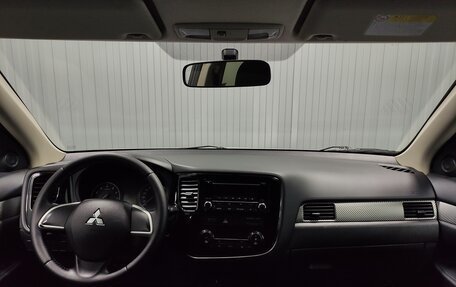 Mitsubishi Outlander III рестайлинг 3, 2012 год, 1 210 000 рублей, 8 фотография