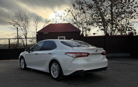 Toyota Camry, 2019 год, 2 600 000 рублей, 3 фотография