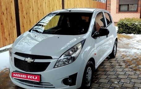 Chevrolet Spark III, 2012 год, 620 000 рублей, 2 фотография