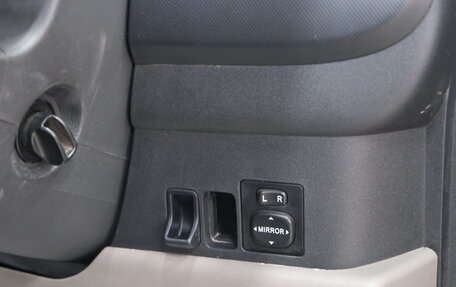 Toyota Passo III, 2004 год, 379 000 рублей, 10 фотография