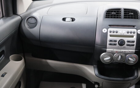 Toyota Passo III, 2004 год, 379 000 рублей, 17 фотография