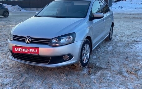 Volkswagen Polo VI (EU Market), 2011 год, 670 000 рублей, 2 фотография