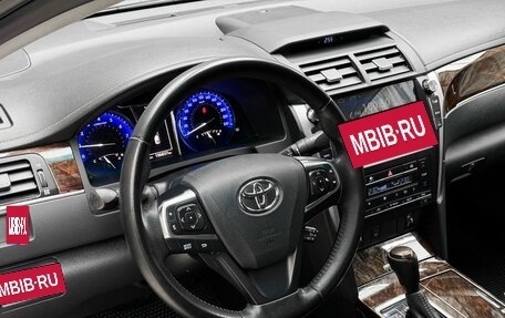 Toyota Camry, 2017 год, 2 190 000 рублей, 10 фотография
