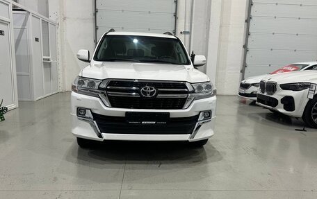 Toyota Land Cruiser 200, 2015 год, 4 950 000 рублей, 2 фотография
