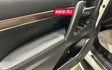 Toyota Land Cruiser 200, 2015 год, 4 950 000 рублей, 13 фотография