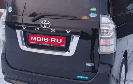 Toyota Voxy II, 2012 год, 1 600 000 рублей, 1 фотография