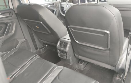 Volkswagen Tiguan II, 2018 год, 3 000 000 рублей, 21 фотография