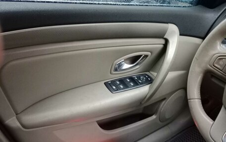 Renault Laguna III рестайлинг, 2008 год, 1 000 000 рублей, 10 фотография