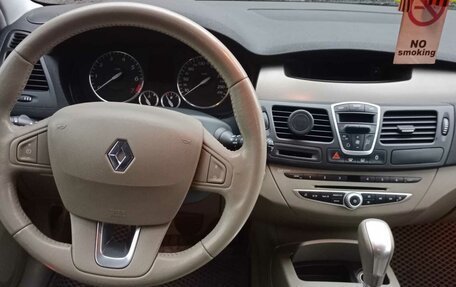 Renault Laguna III рестайлинг, 2008 год, 1 000 000 рублей, 12 фотография