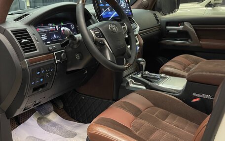 Toyota Land Cruiser 200, 2016 год, 4 890 000 рублей, 7 фотография