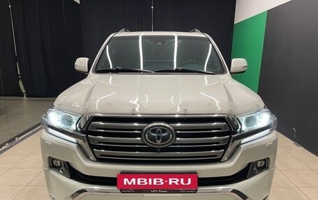 Toyota Land Cruiser 200, 2016 год, 4 890 000 рублей, 2 фотография